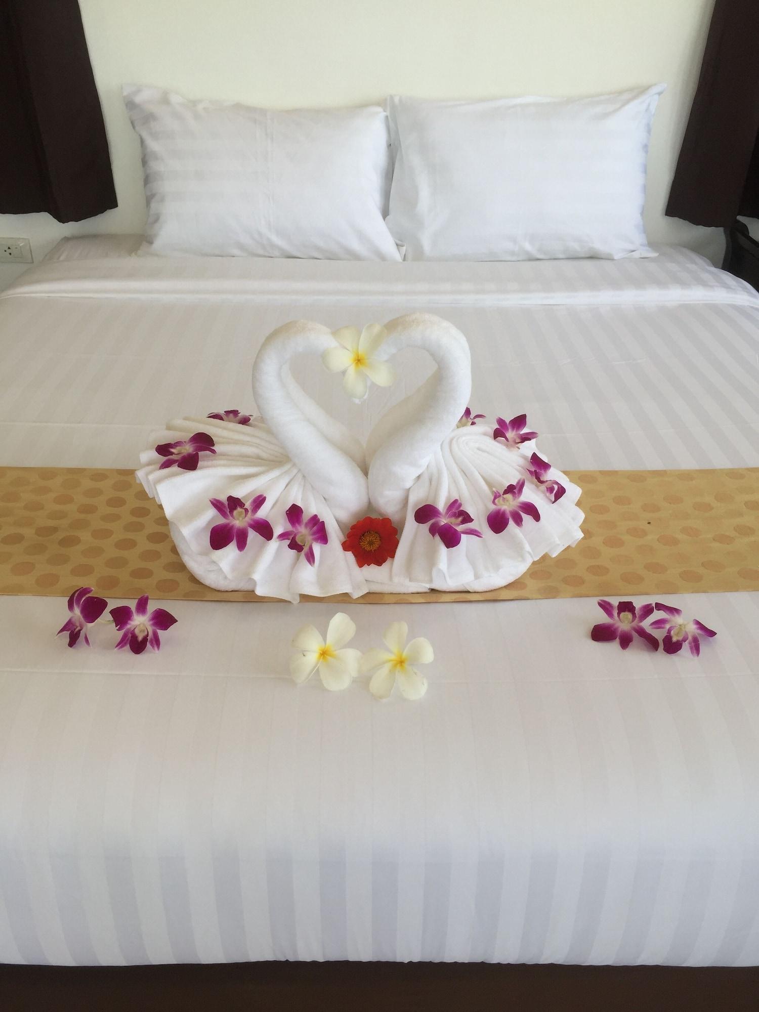 The Cosy Maenam Hotel 3*