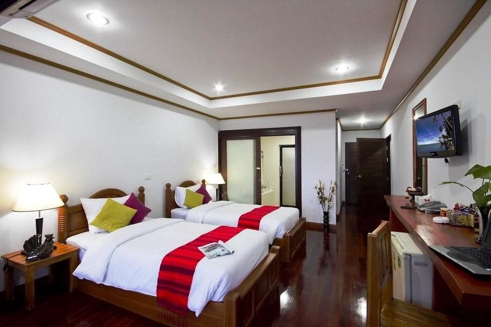 Resort Lipa Bay Lipa Noi