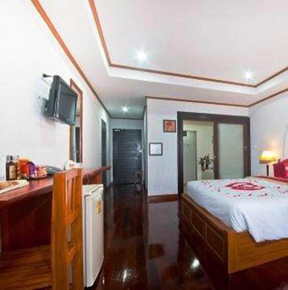 Lipa Bay Resort Lipa Noi