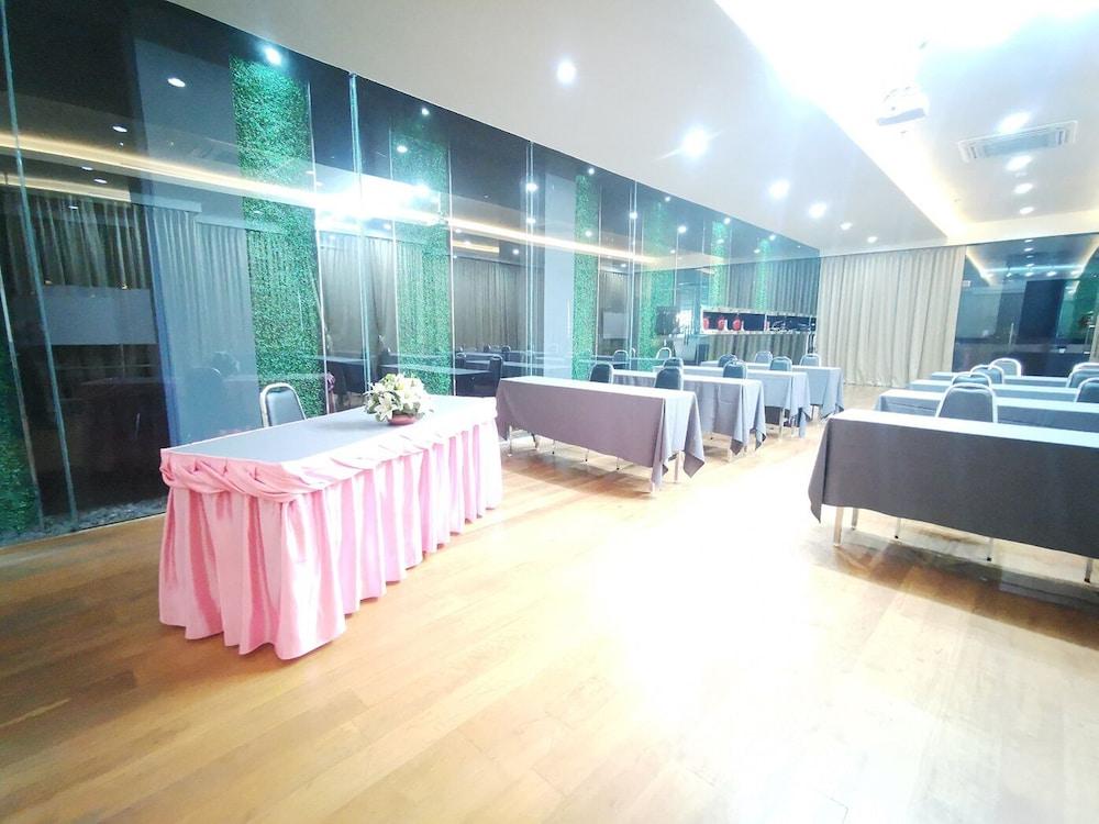 The Pat Hotel Jomtien Beach