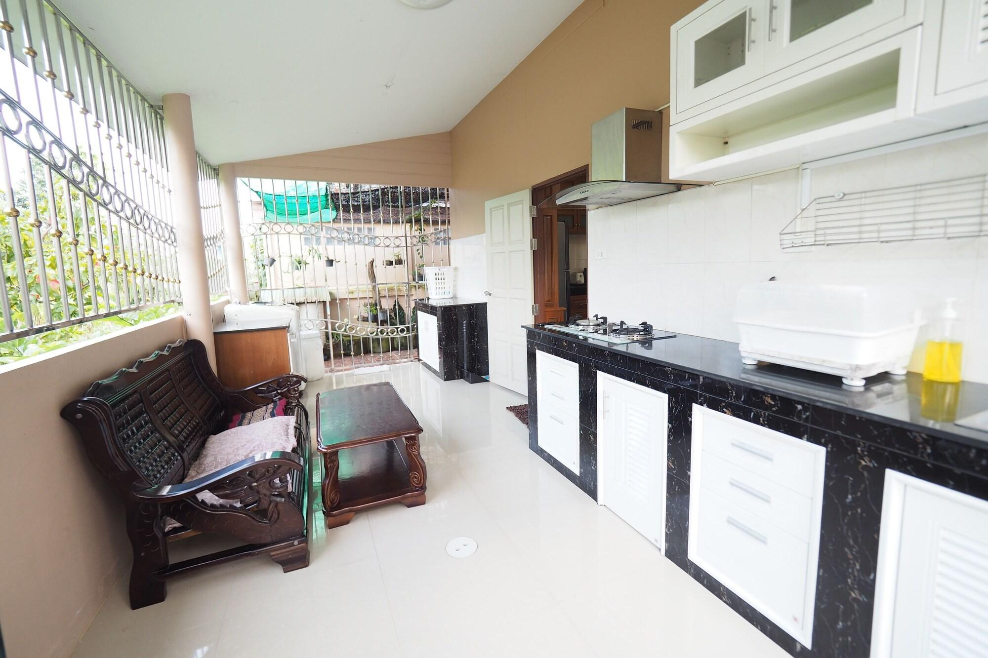 Lana Pool Villa Ban Klong Haeng