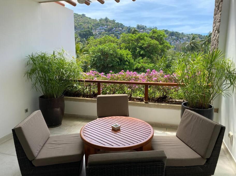 Beachfront 2 Bedroom Luxury Chava Apartment *