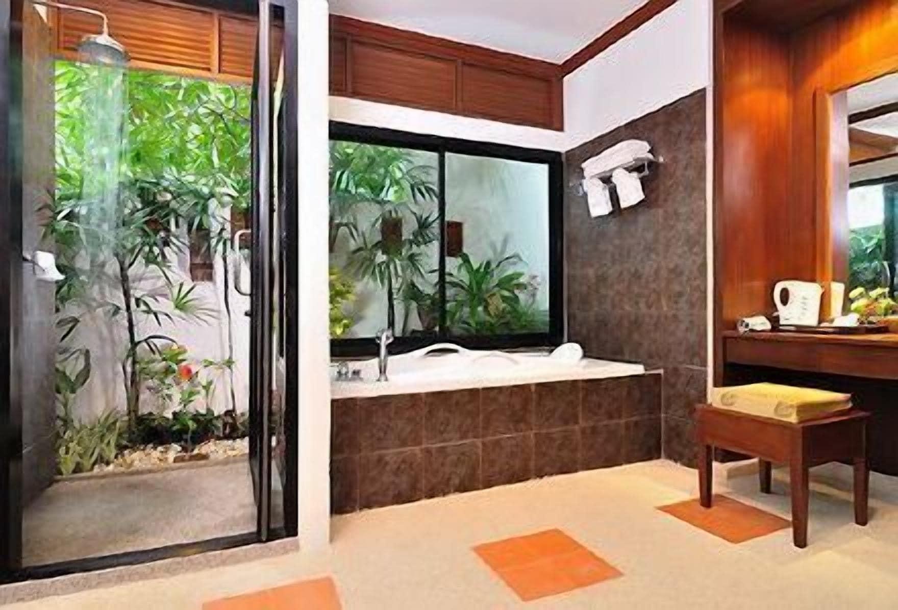 Hotel The Kib & 4*