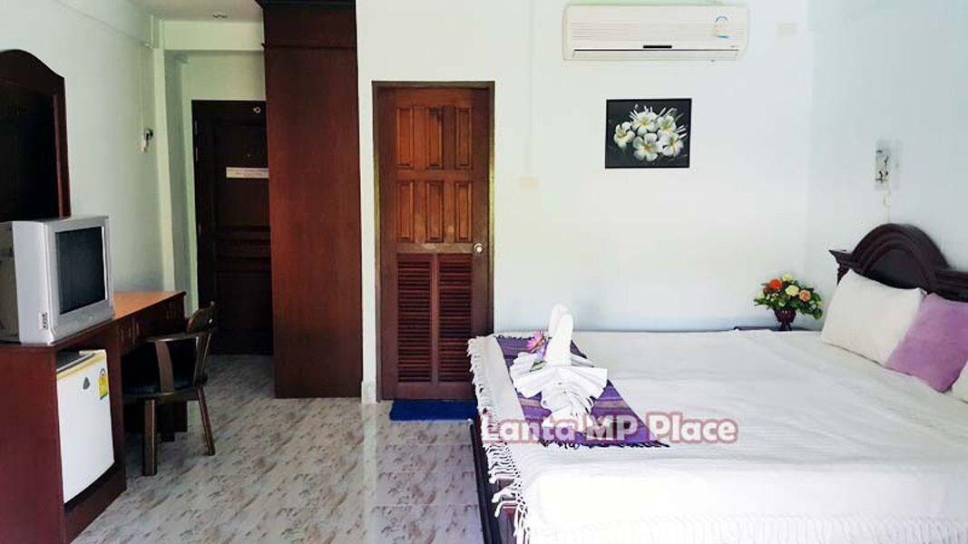 Lanta M.p. Place