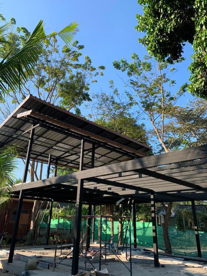 Montra Long * Koh Lanta