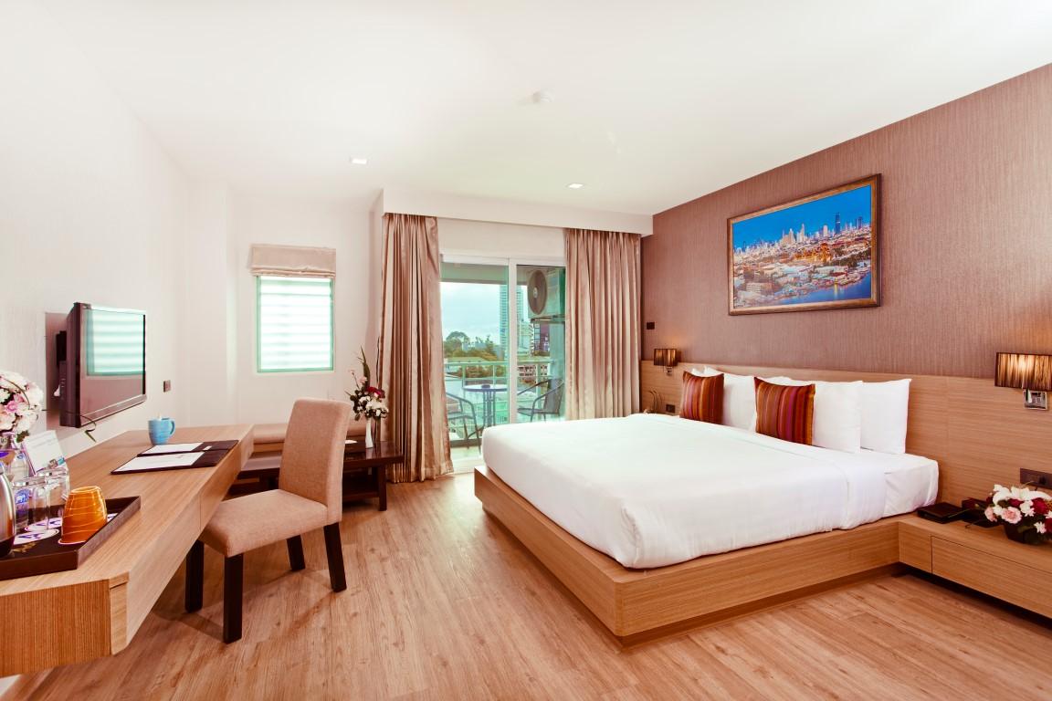 Adelphi Hotel