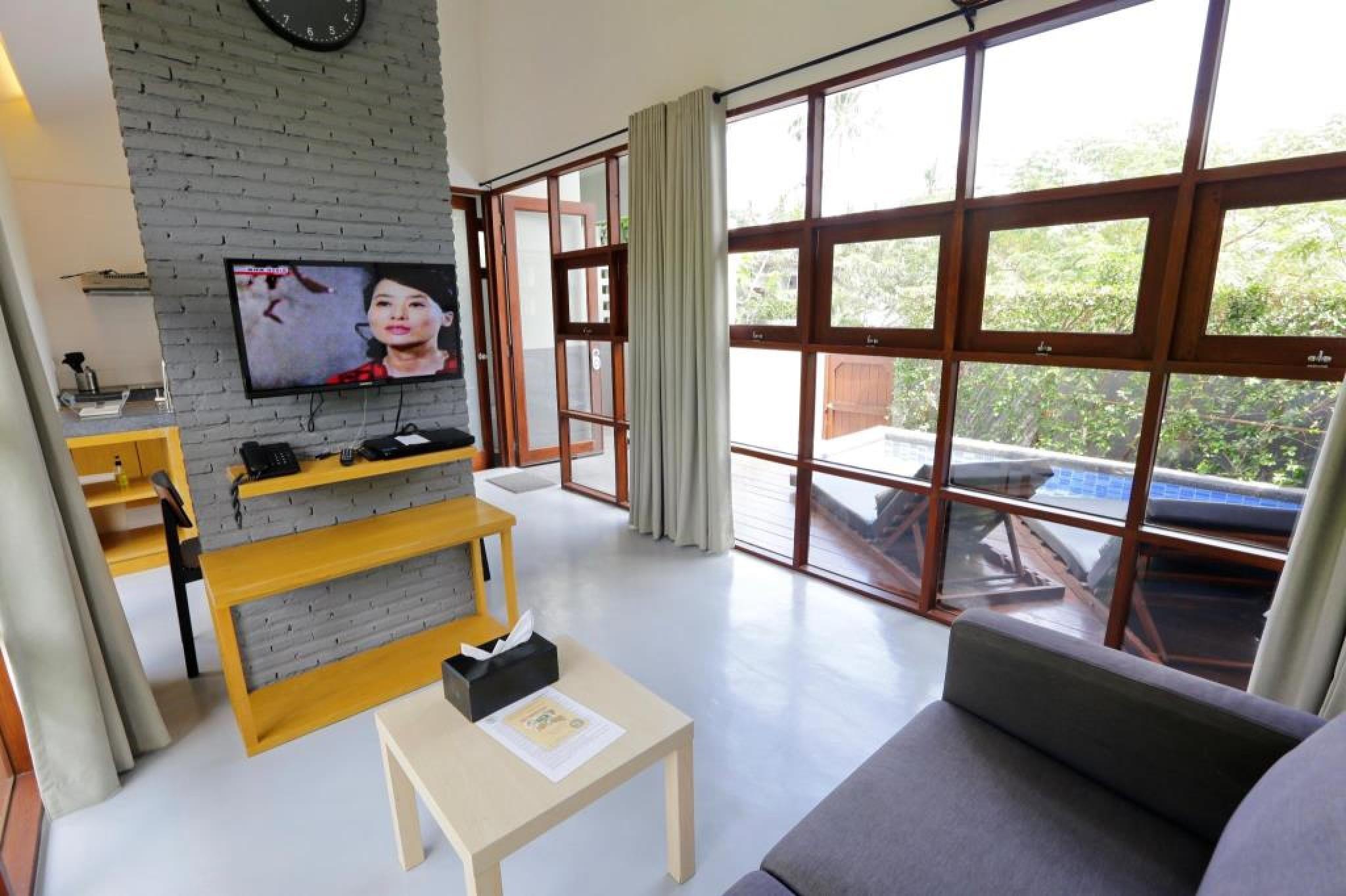 Baan Talay Pool Hotel
