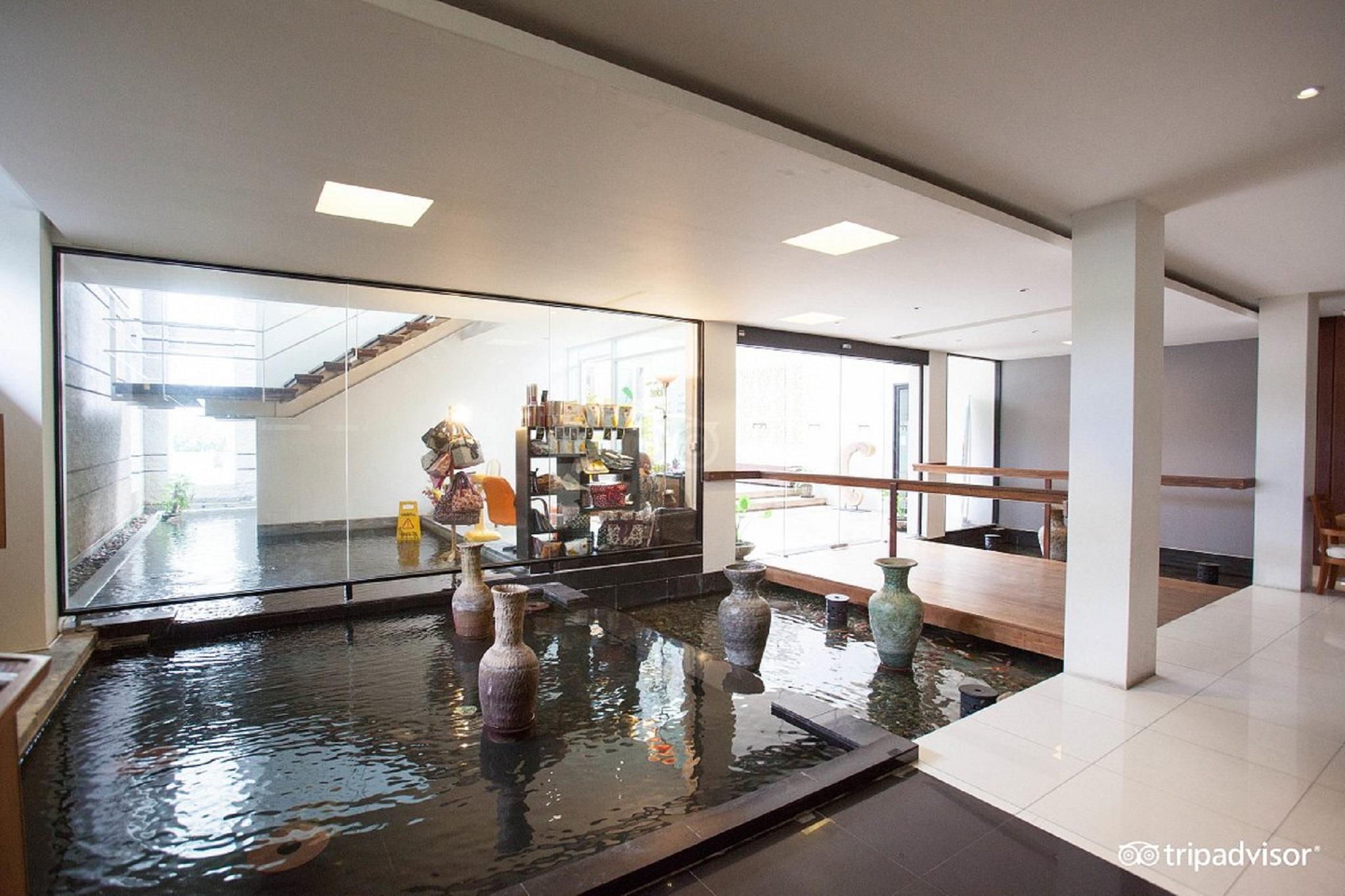Kc Club & Pool