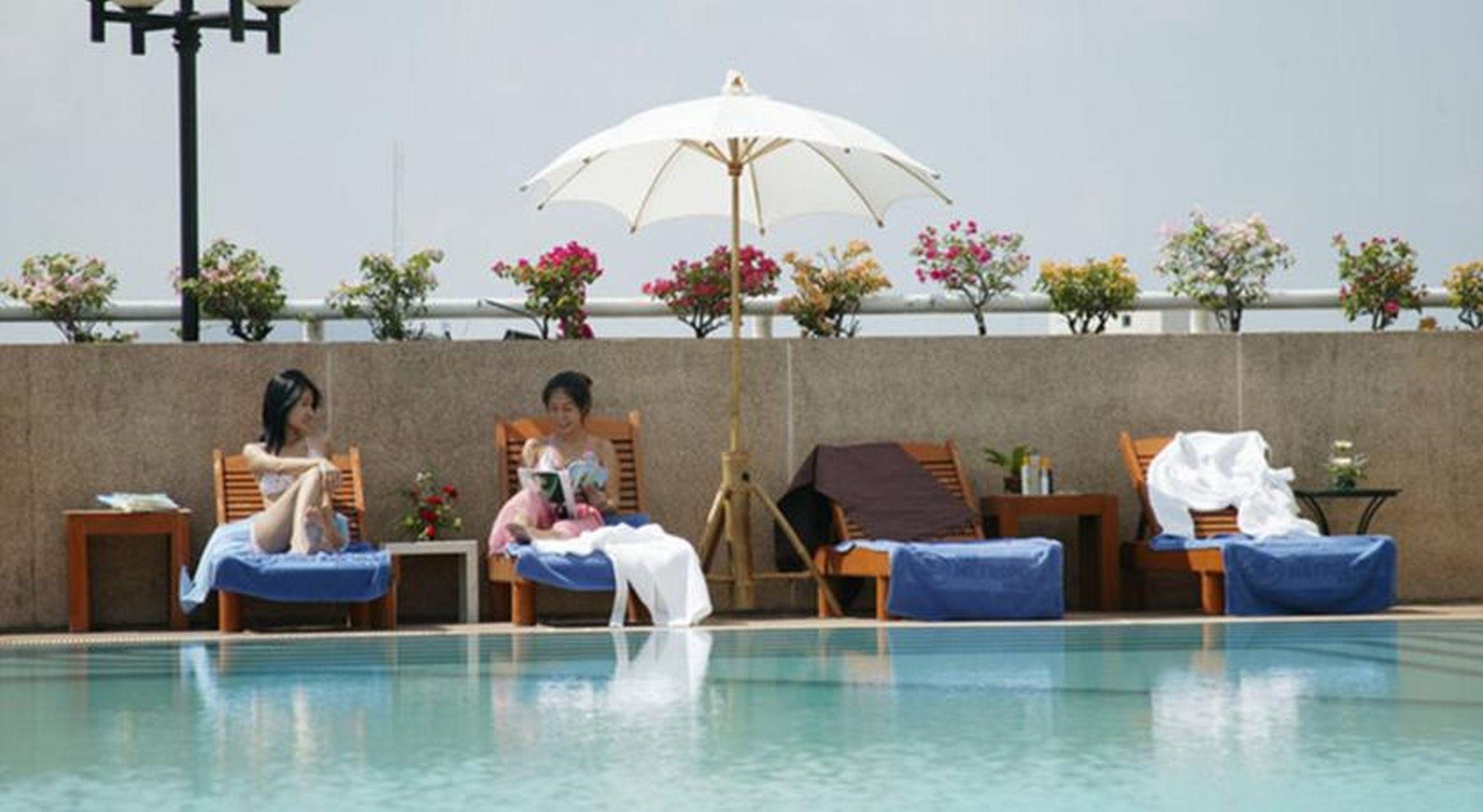 Courtyard By Marriott Town