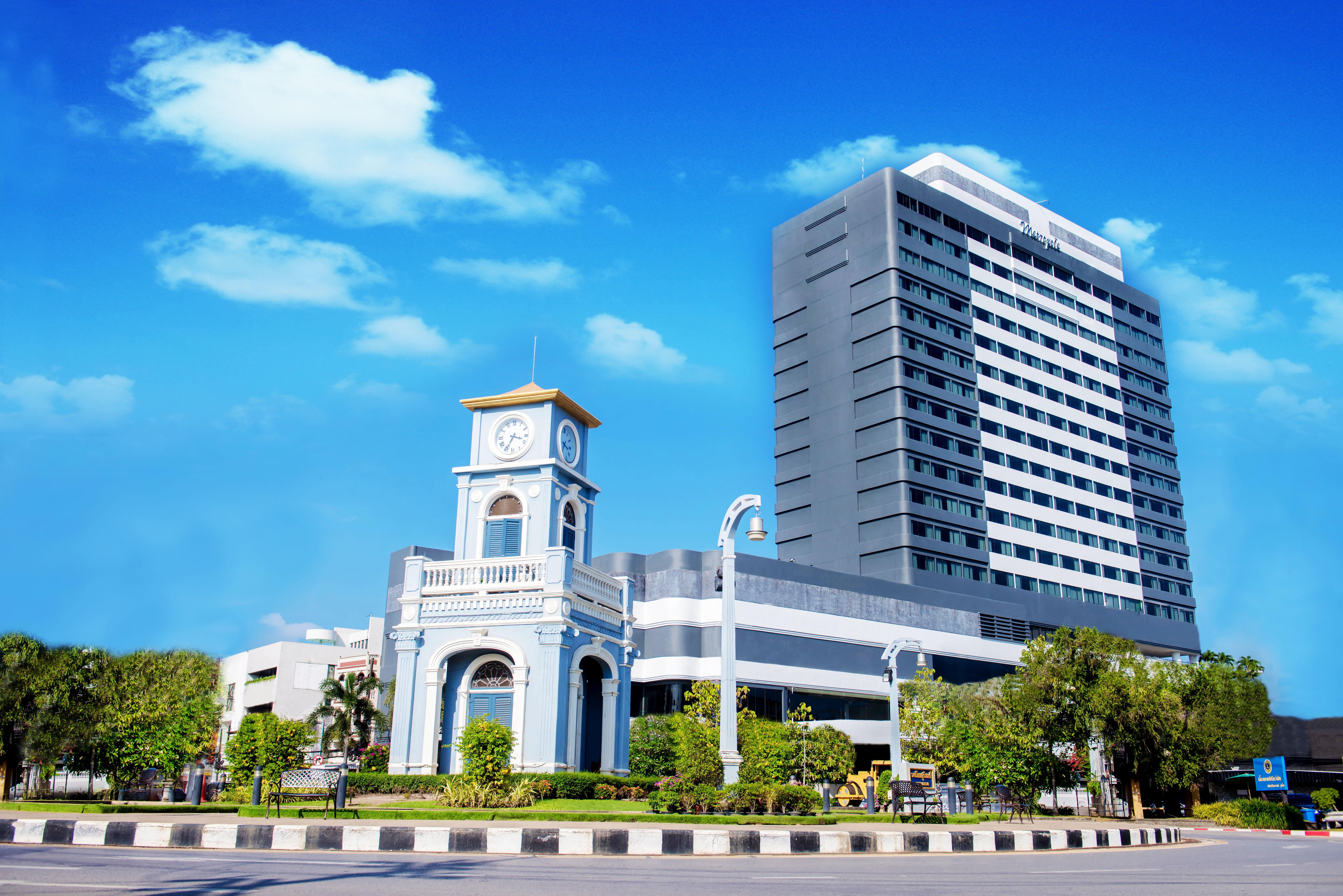 Courtyard By Marriott Town Hotel