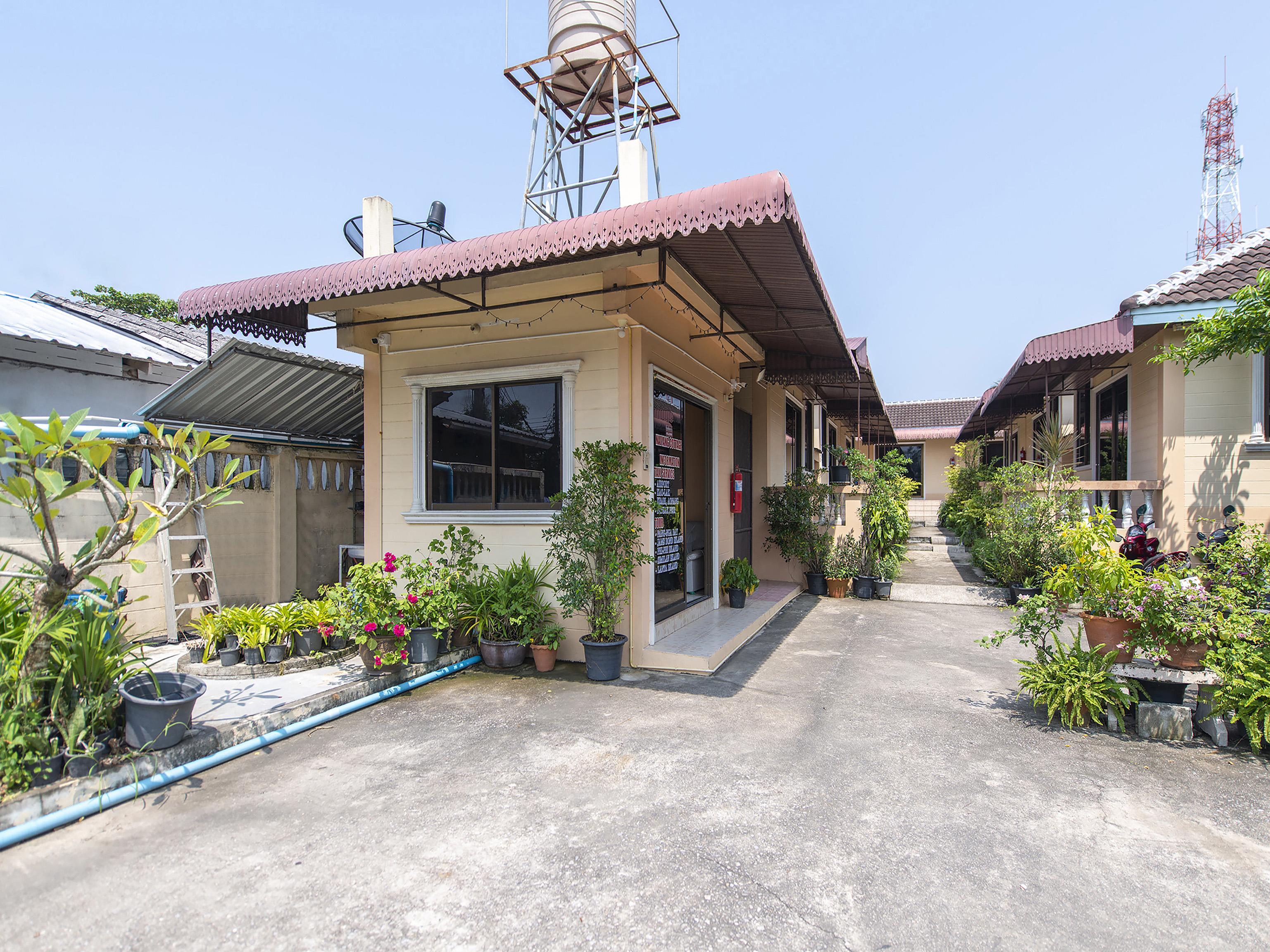 Hotel Oyo 325 Naiyang 3*