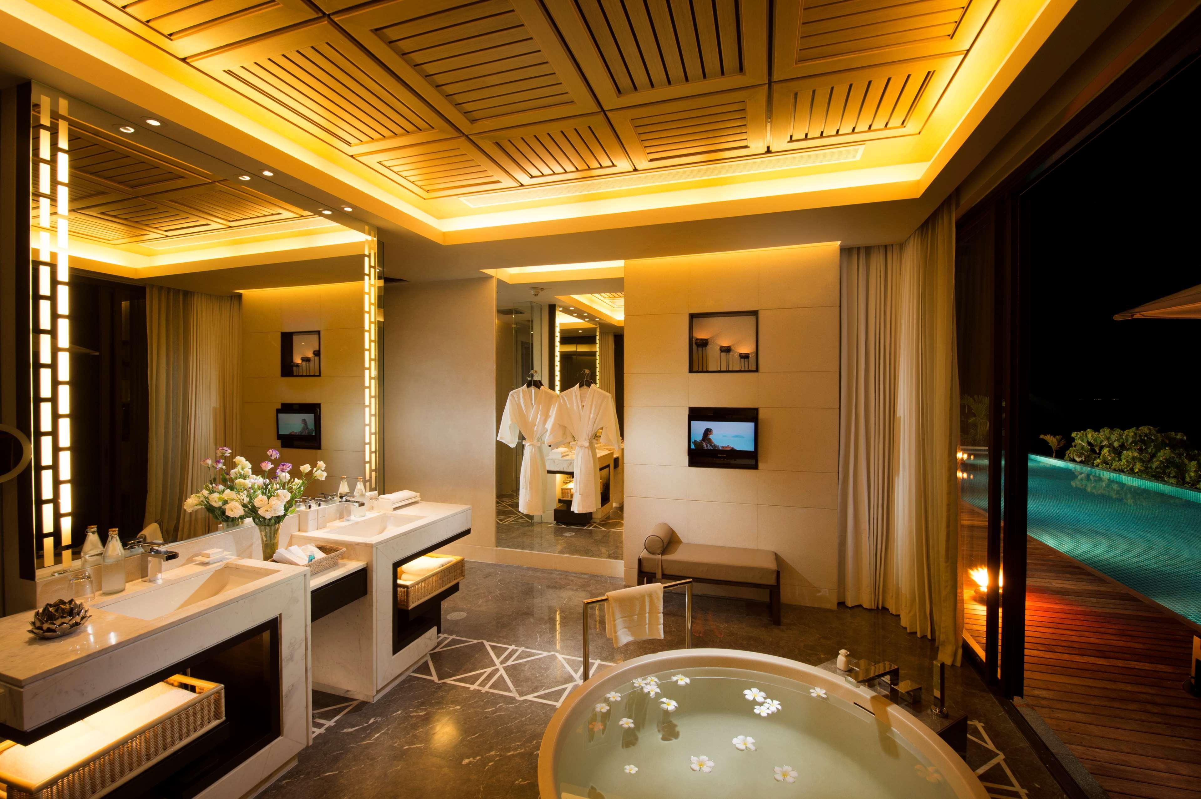 Conrad Residences 5*