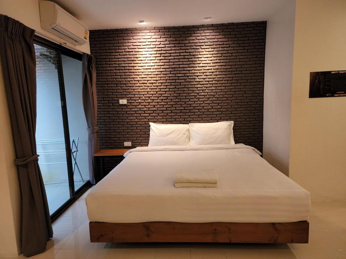 Albergue Dfeel House *
