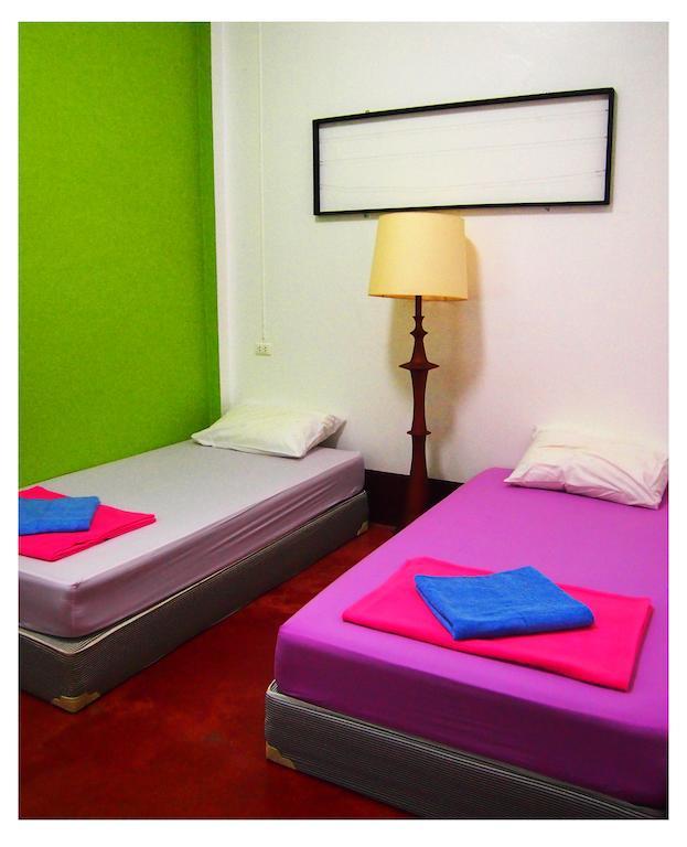 Baan Phangnga Beds And Bakery Guest house