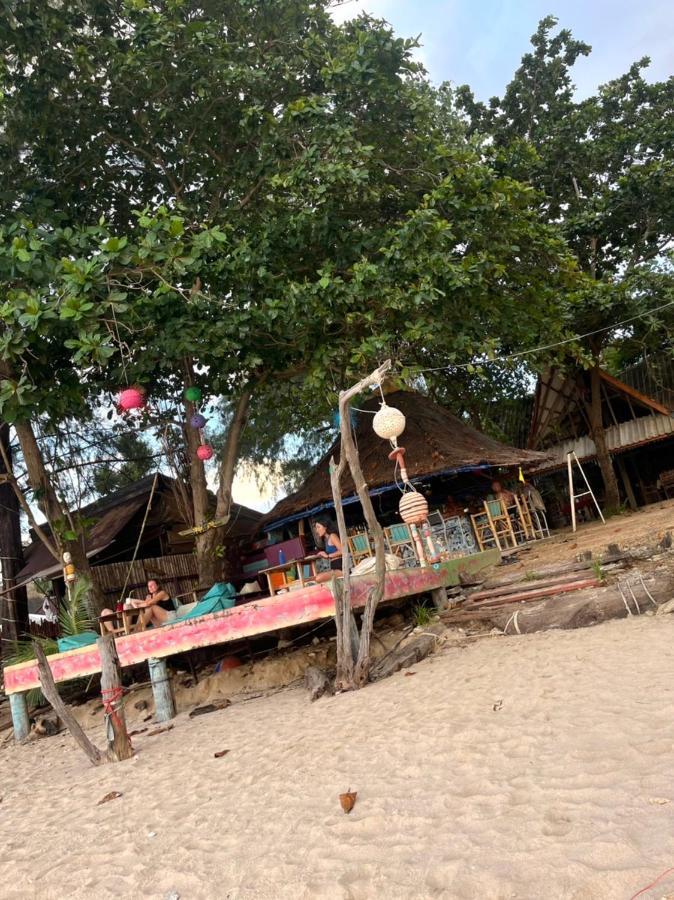 Sanctuary Lanta Resort *