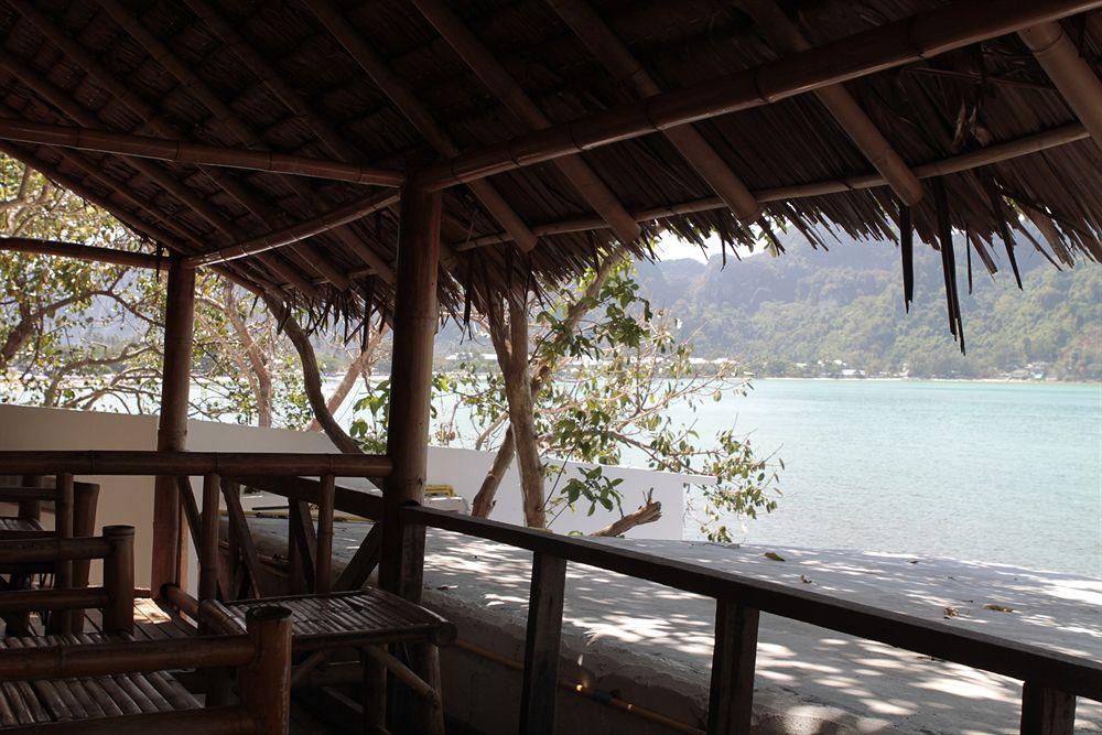 Cozy Seafront Hotel Phi Phi Don