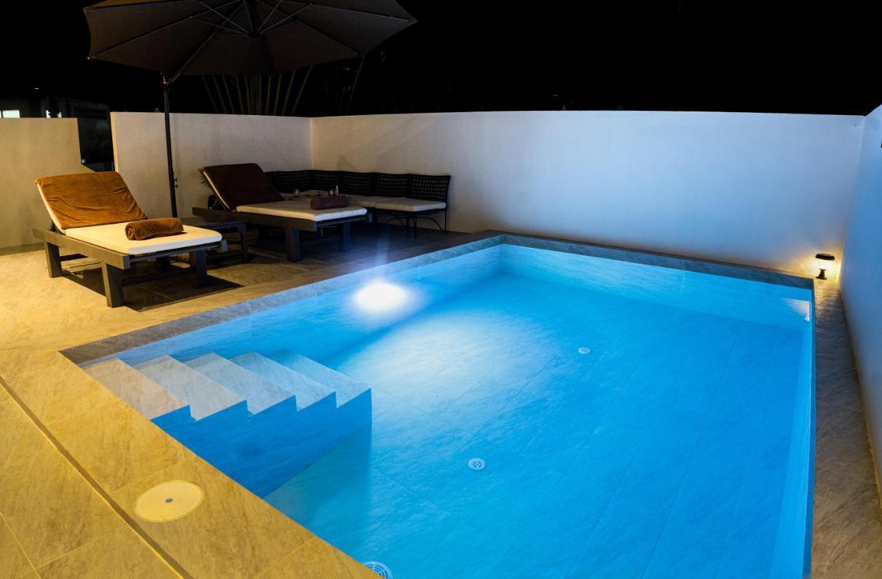 The Cosy Maenam Hotel