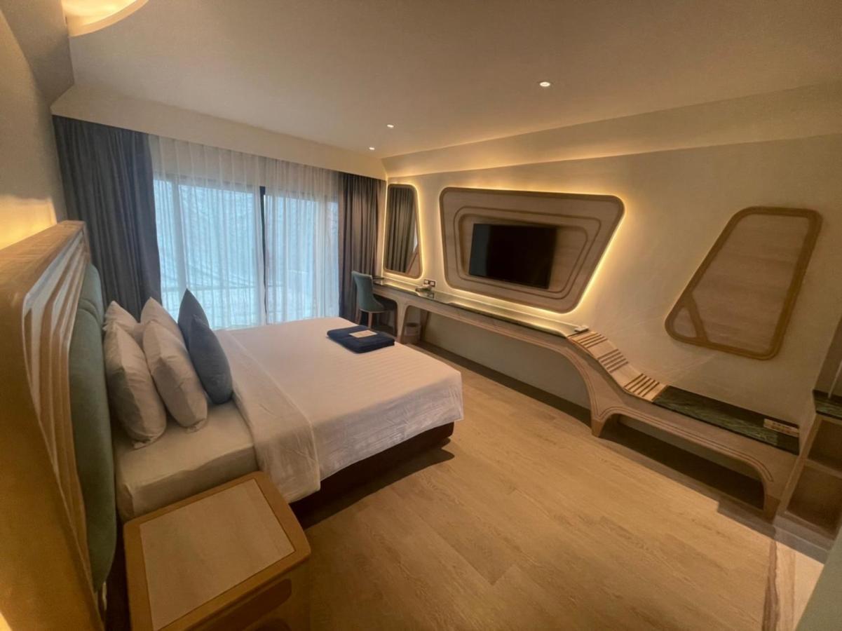 Amora Phuket
