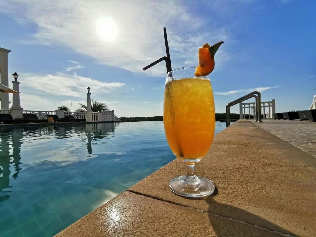 Front Bay Resort