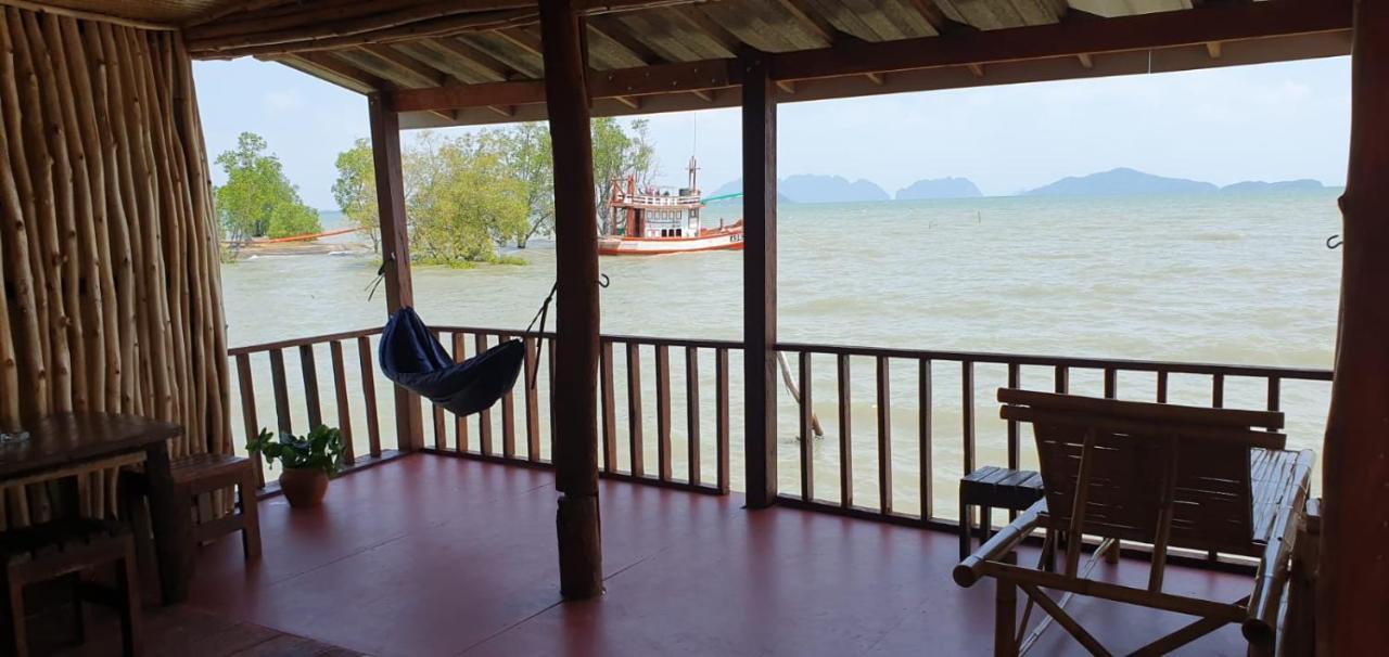 Navareeya House Seaview
