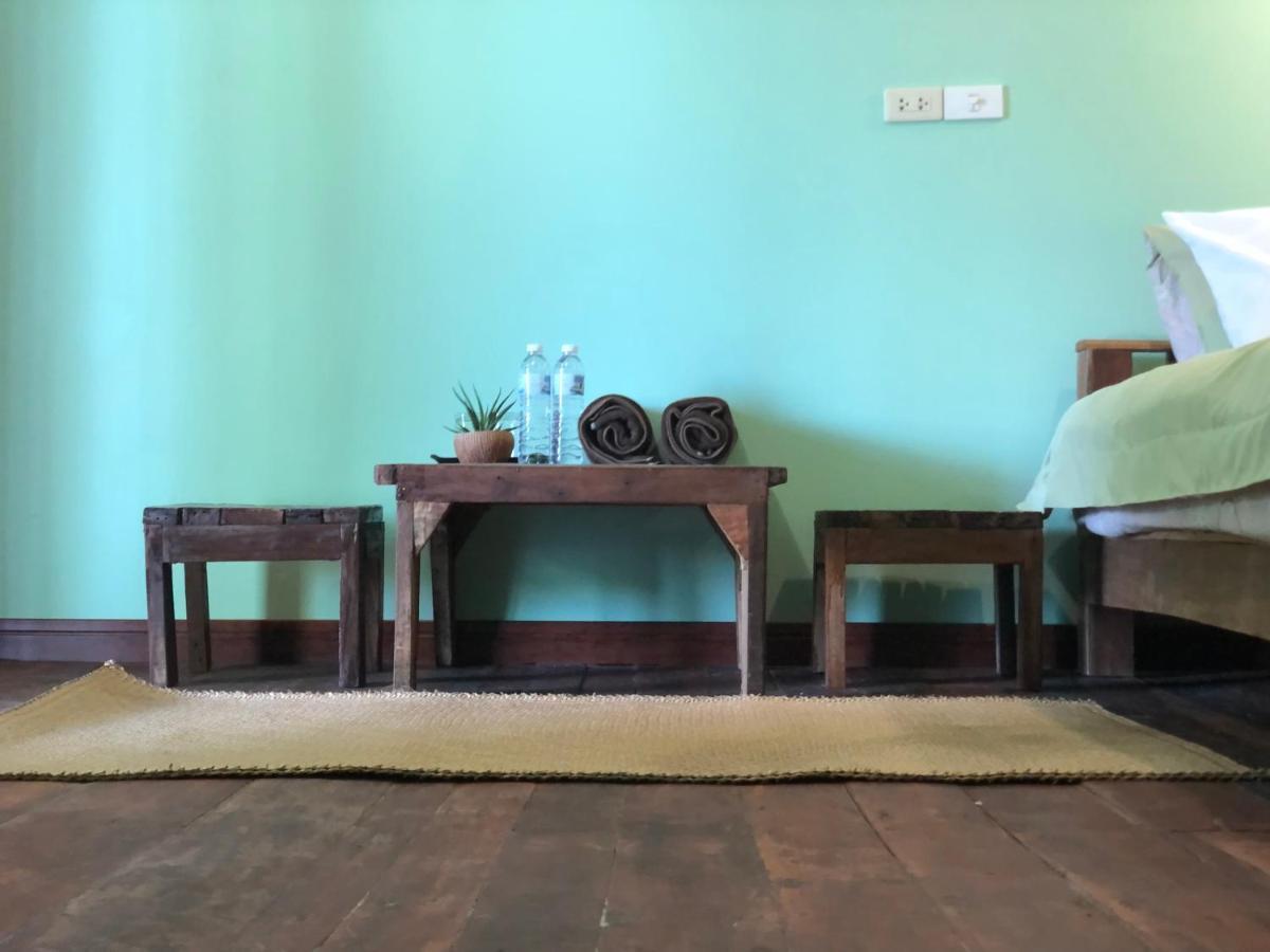 Navareeya House Seaview Guest house *