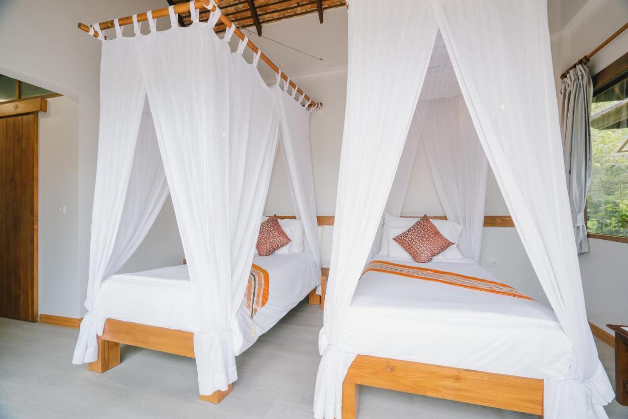 Resort Pool Bor Saen