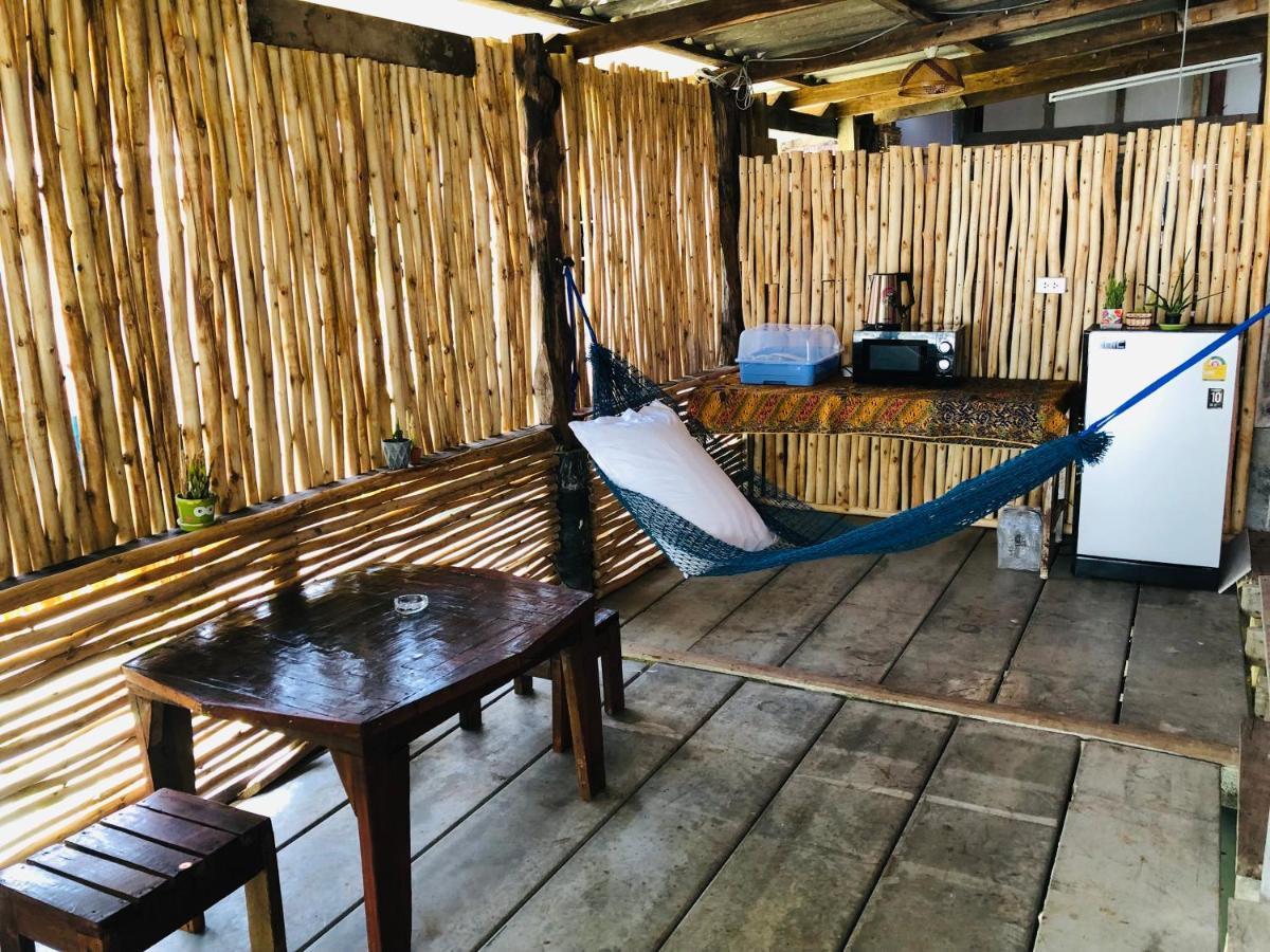 Navareeya House Seaview