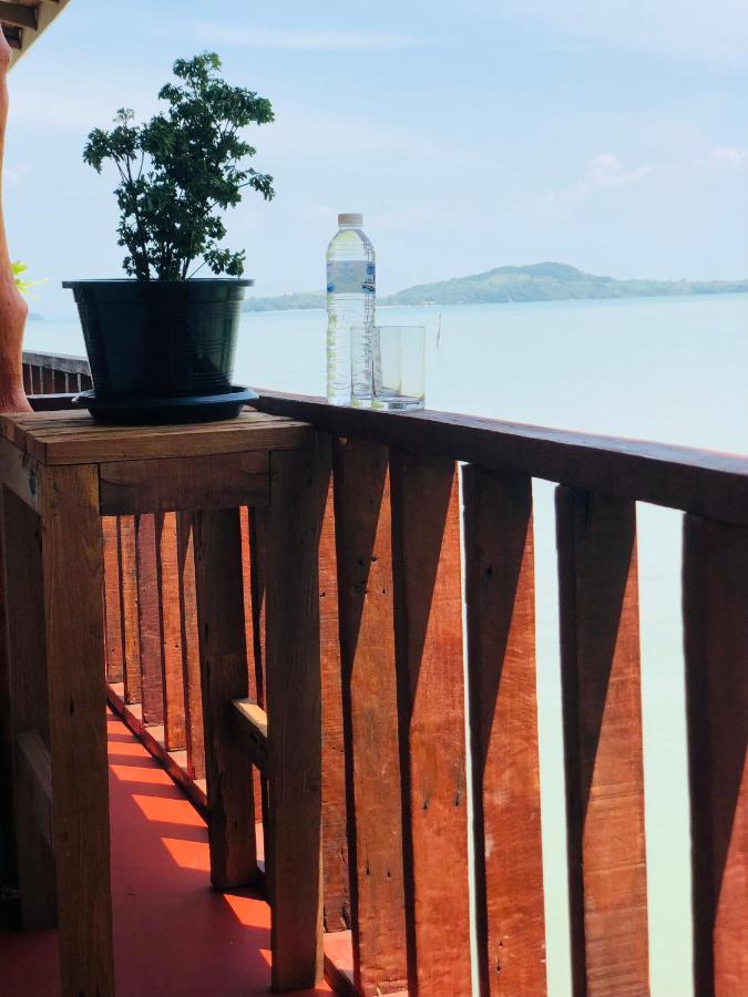 Guest house Navareeya House Seaview