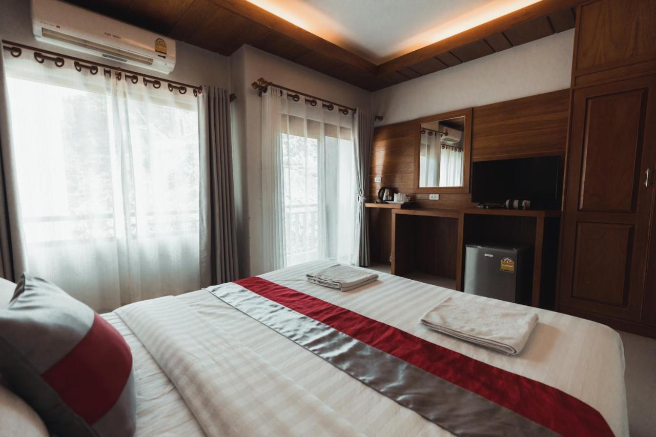 Lanta Ray Bay Hotel 2*
