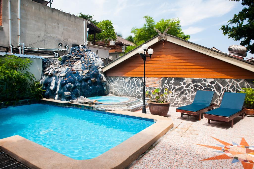 Relax Hotel 2*