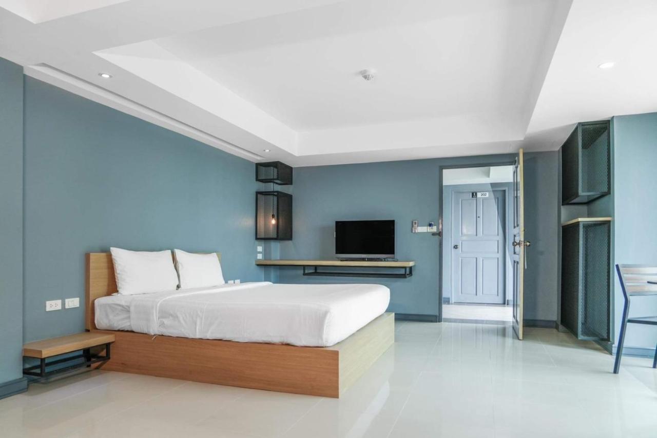 Nora Lakeview Hotel