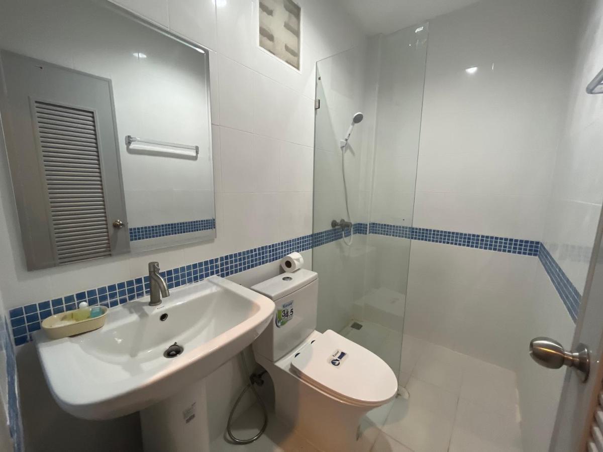 Deng's 3* Kamala Beach