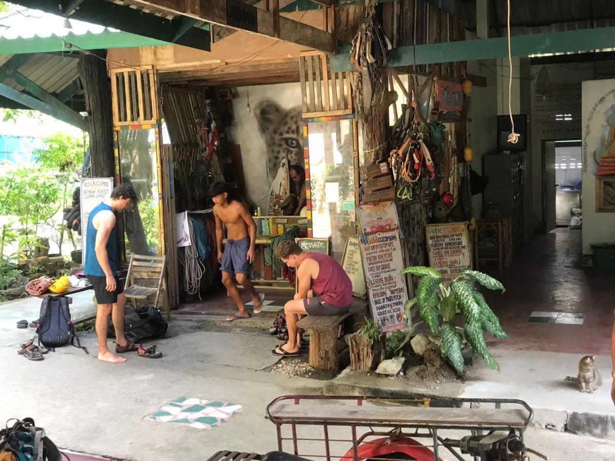 Chill Out Bar And * Tonsai Beach