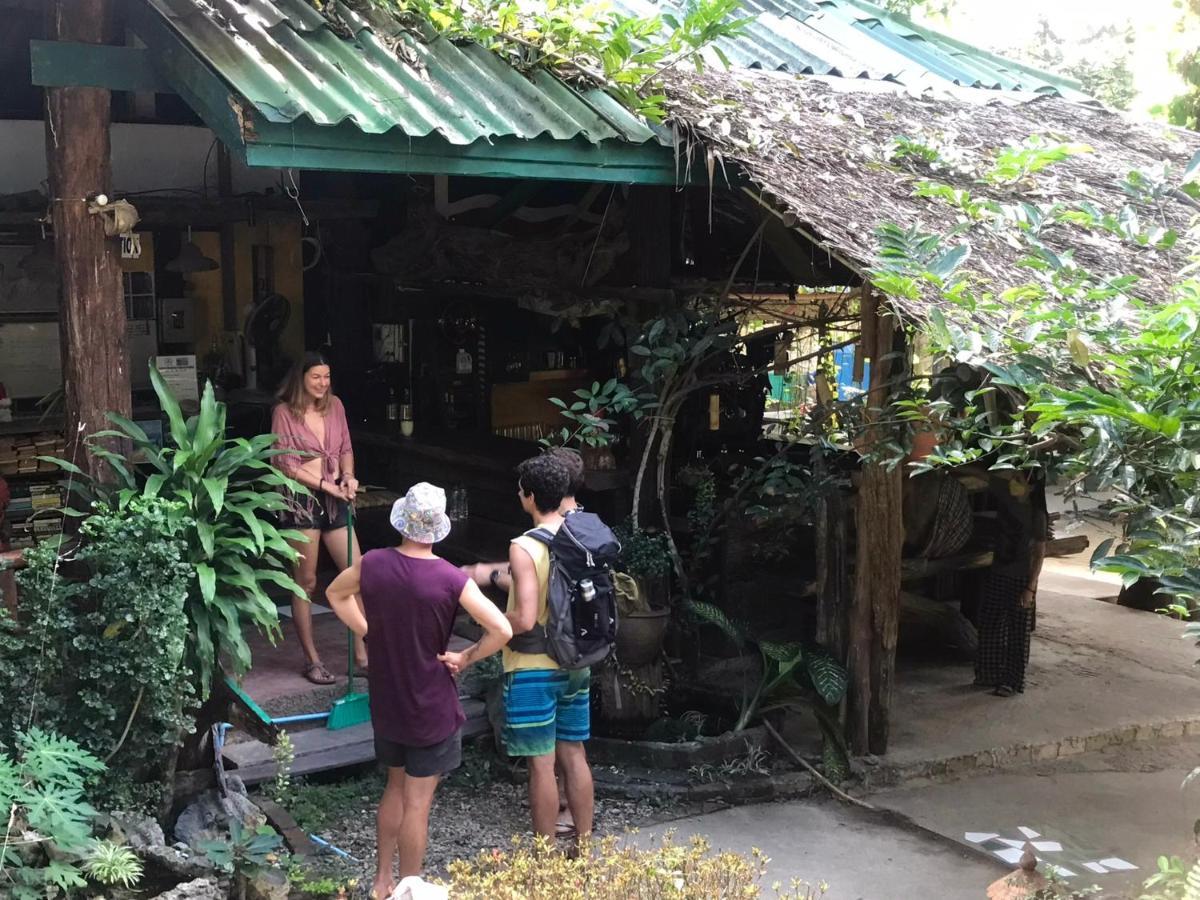 Chill Out Bar And Hostel Tonsai Beach