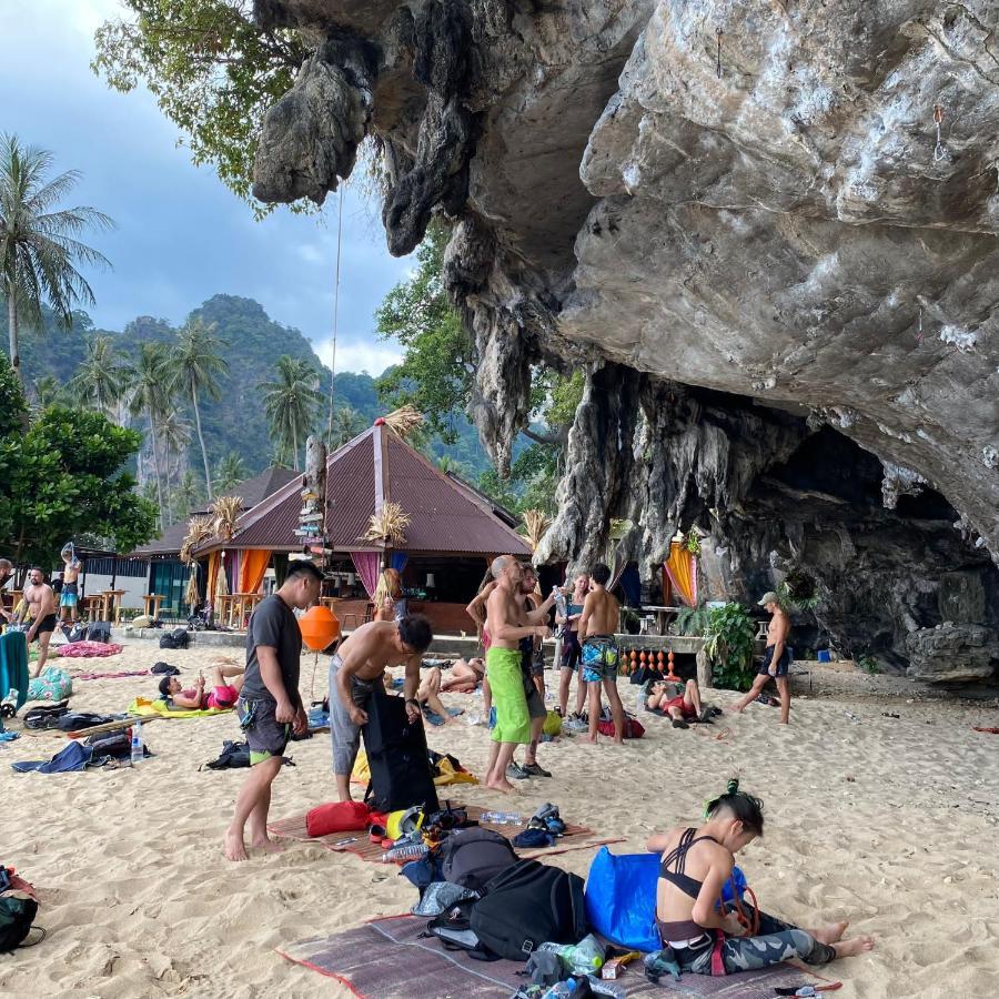 Chill Out Bar And Hostel