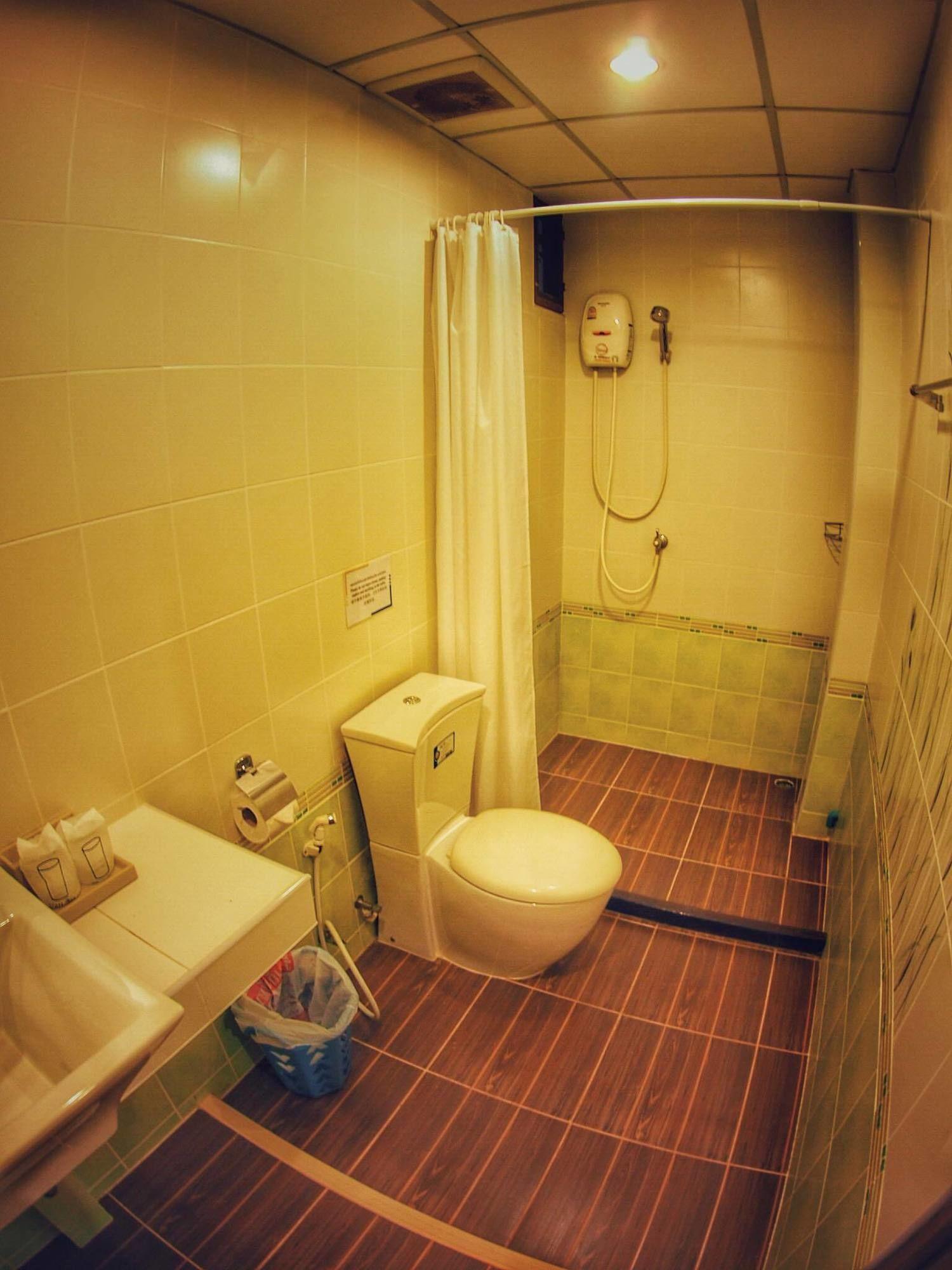 Hotel Lanta At - Sha Extra