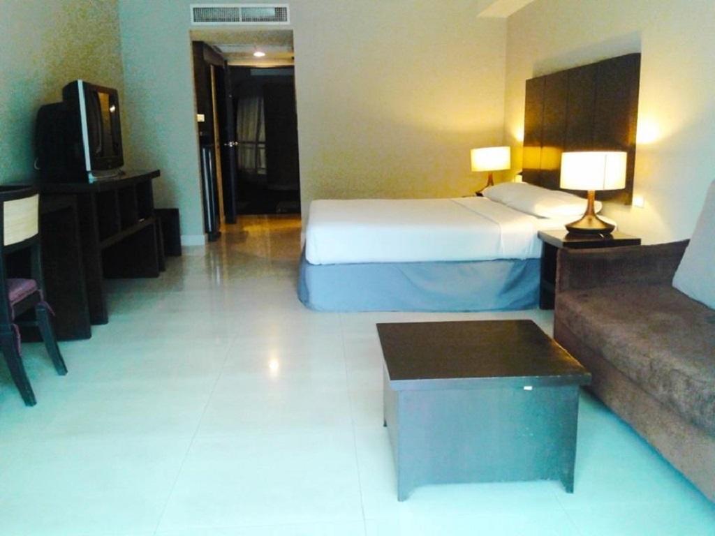 Hotel Summer Spring Pattaya