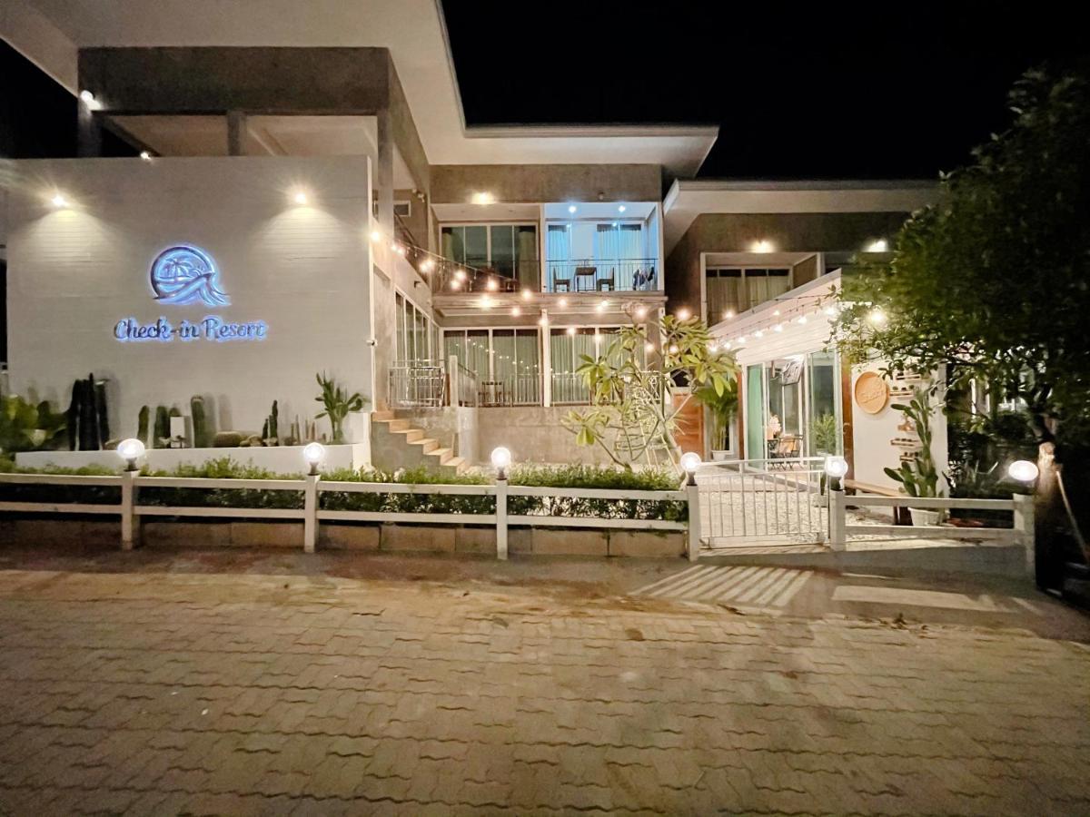 Check-in Ko Lan