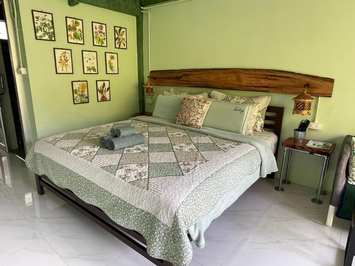 ลอดจ์พังงา บูทีค Country house *