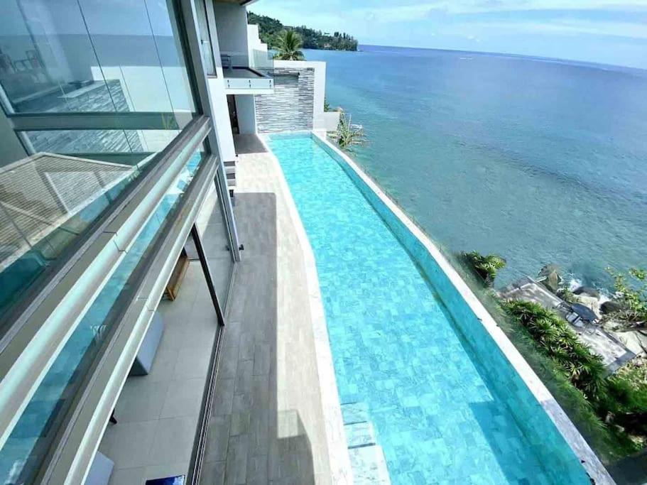 Villa: 6-bedroom Oceanfront Pool Retreat Villa Kamala Beach