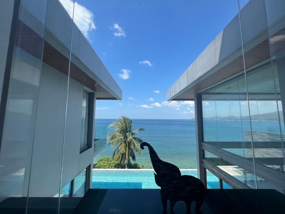 Villa: 6-bedroom Oceanfront Pool Retreat Kamala Beach