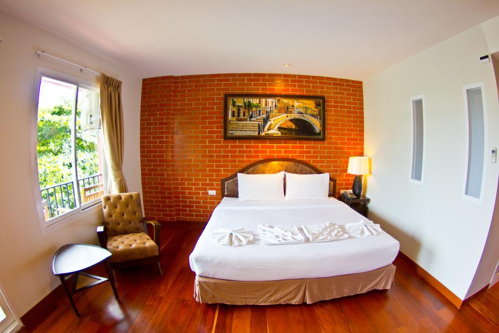 Coasta Bangsaen Hotel 3*