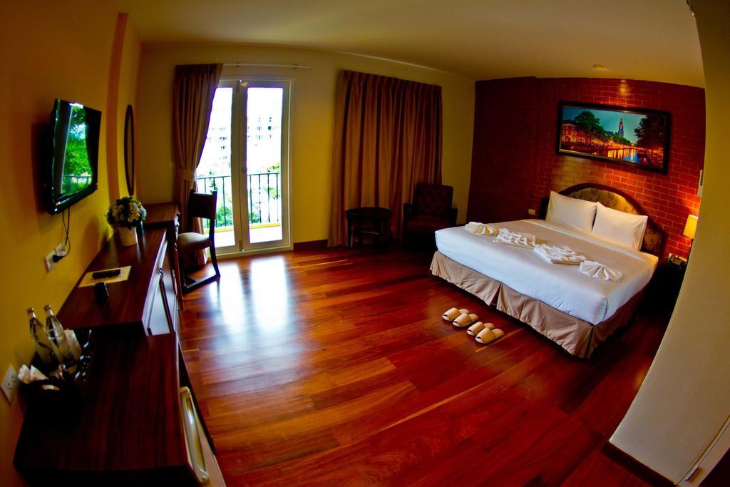 Coasta Bangsaen Hotel 3*