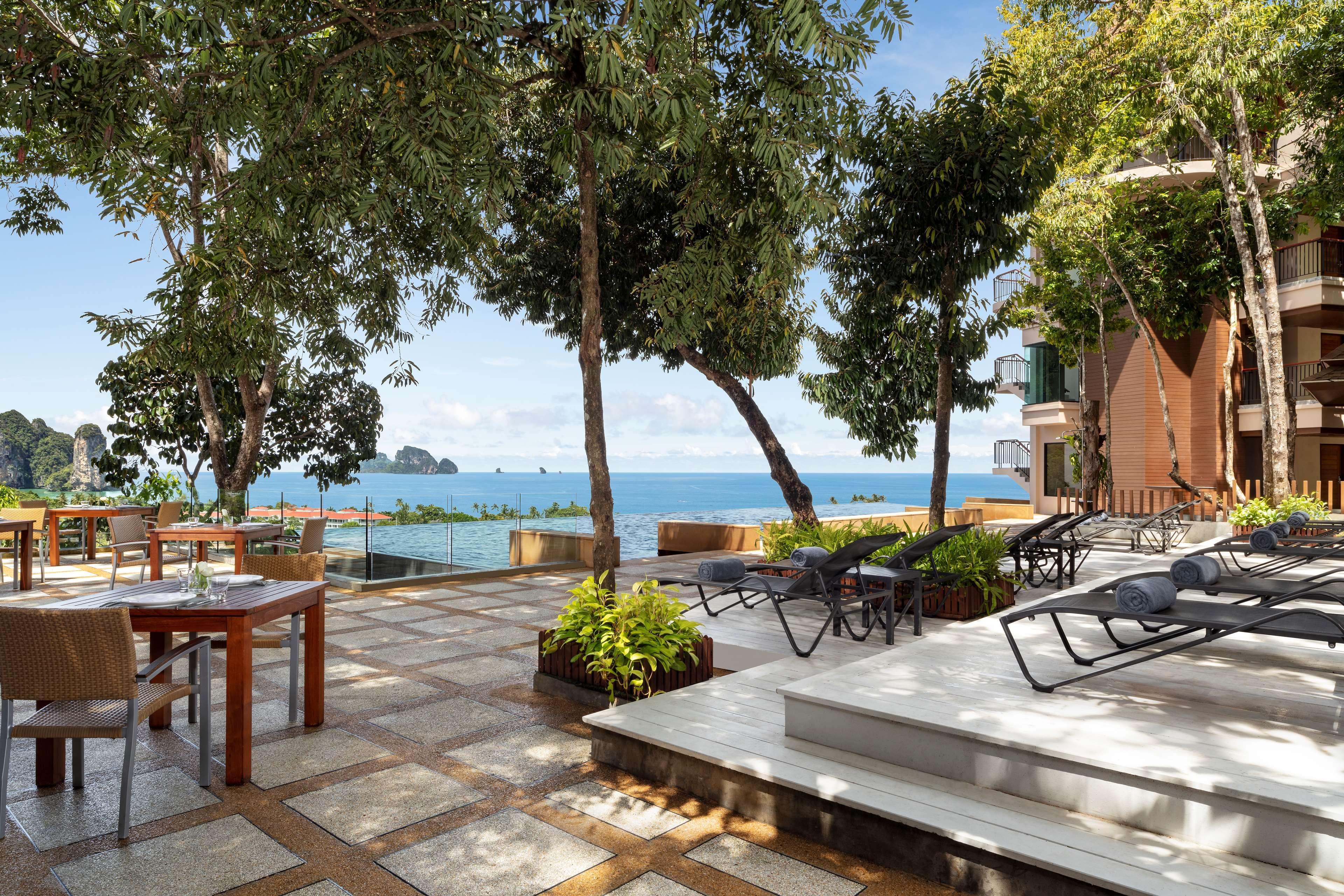 Avani Cliff Krabi 4*