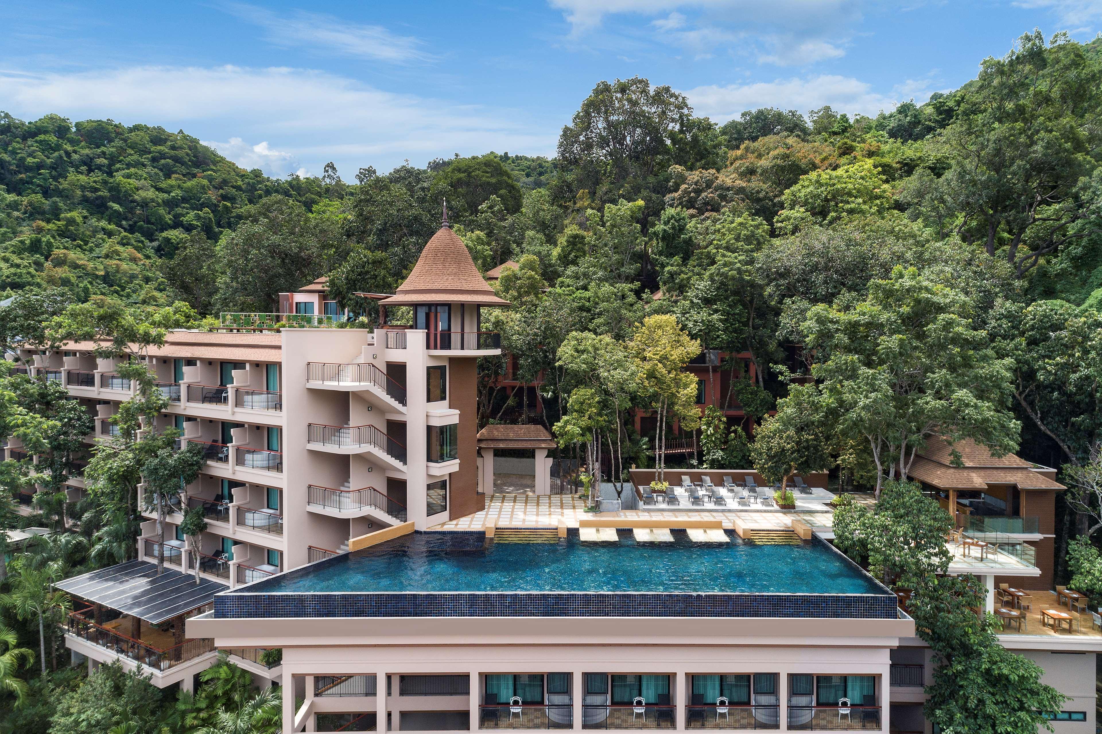 Avani Cliff Krabi 4*