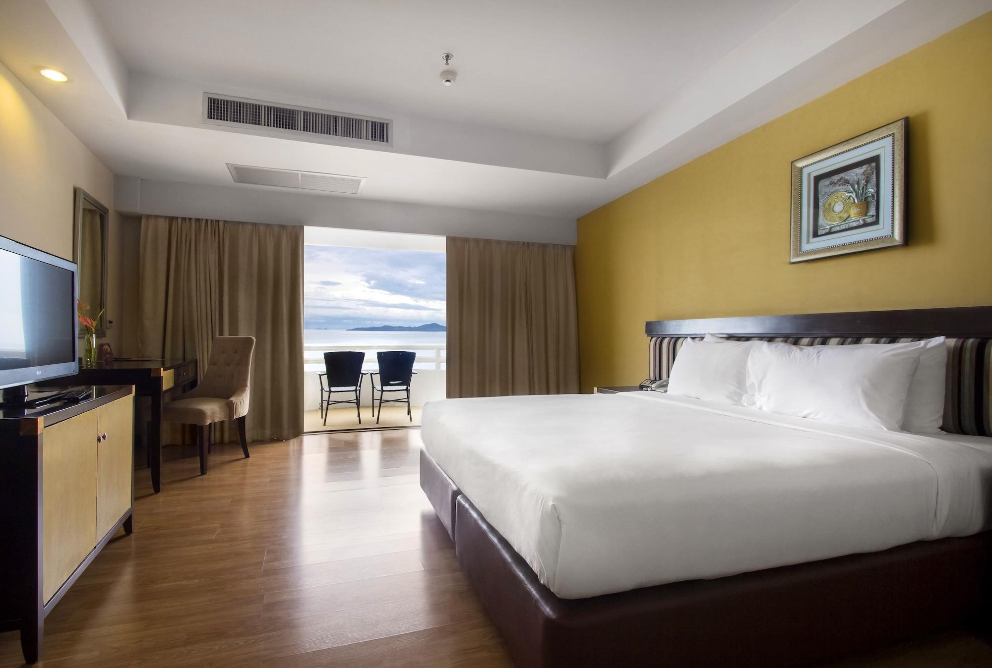 Hotel D Varee Beach, Pattaya 5*