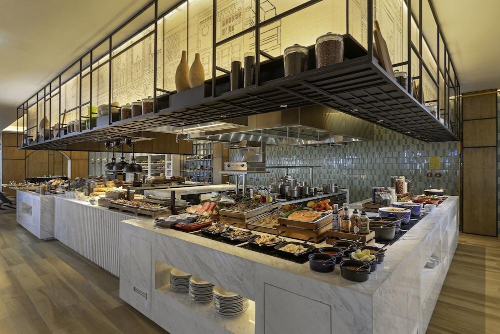 Hotel Courtyard By Marriott Town Phuket