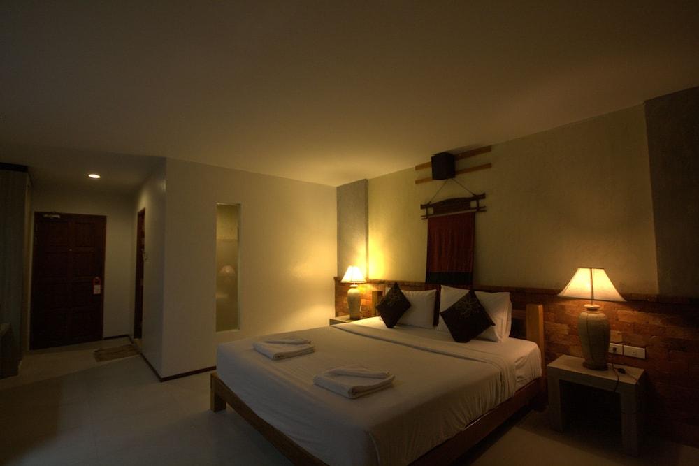 Baan Ban Dalay Hotel