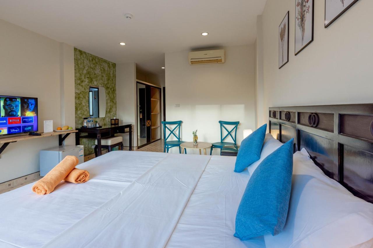 Club22 Suites, Kamala Beach