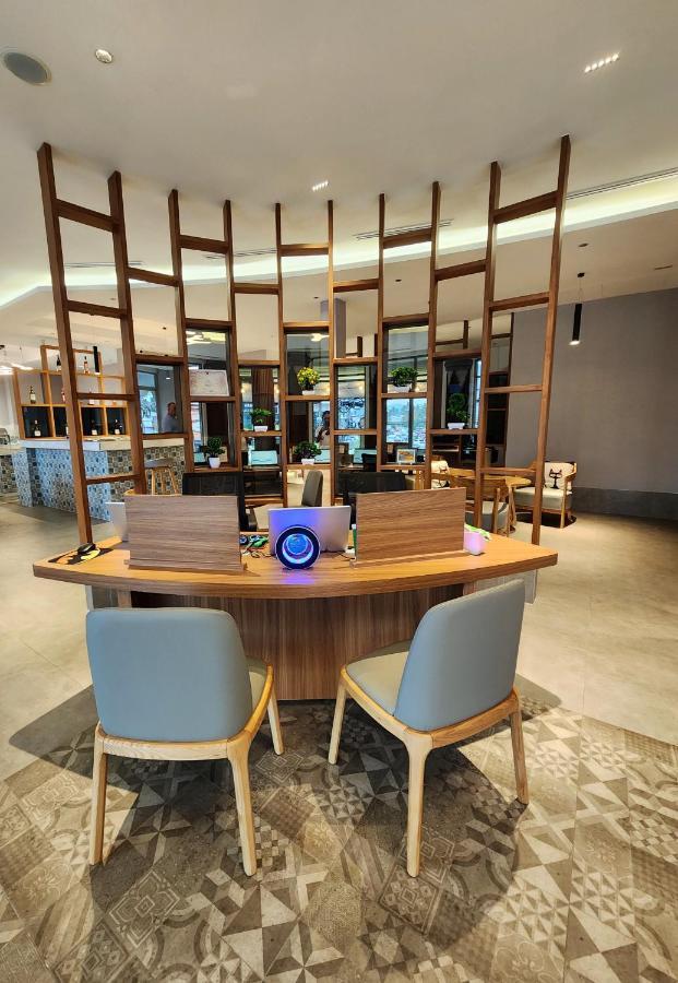 Zo Amalthea Hotel 4*